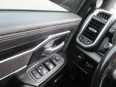 Used 2022 RAM 3500 Laramie image 27