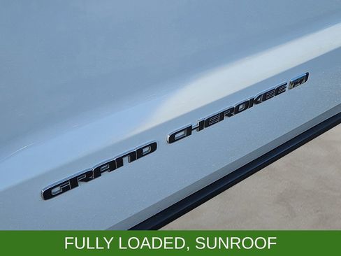 Used 2022 Jeep Grand Cherokee Limited AWD/4WD image 6
