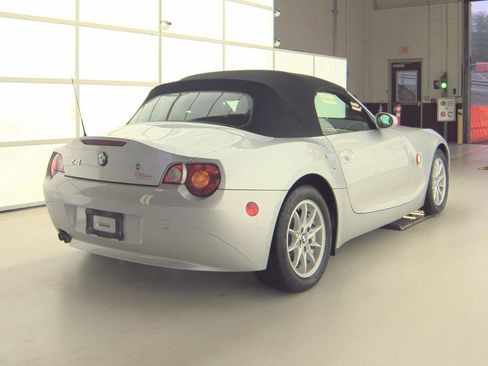 Used 2004 BMW Z4 2.5i image 2