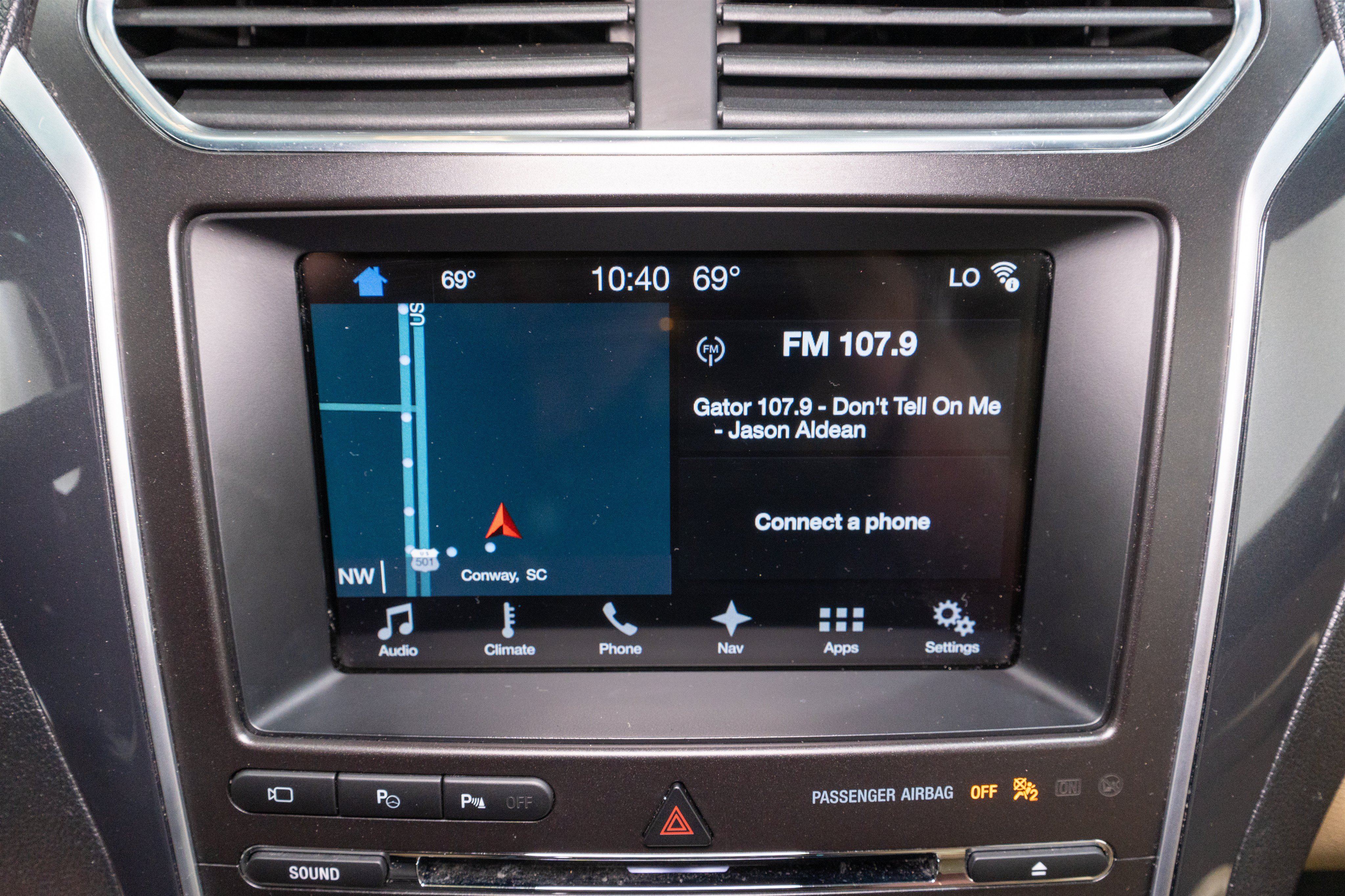 Used 2017 Ford Explorer Limited w/ Equipment Group 301A FWD image 19