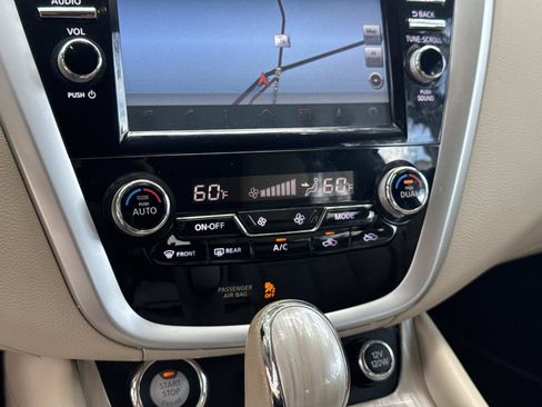 Used 2016 Nissan Murano Platinum w/ Platinum Technology Package FWD image 22