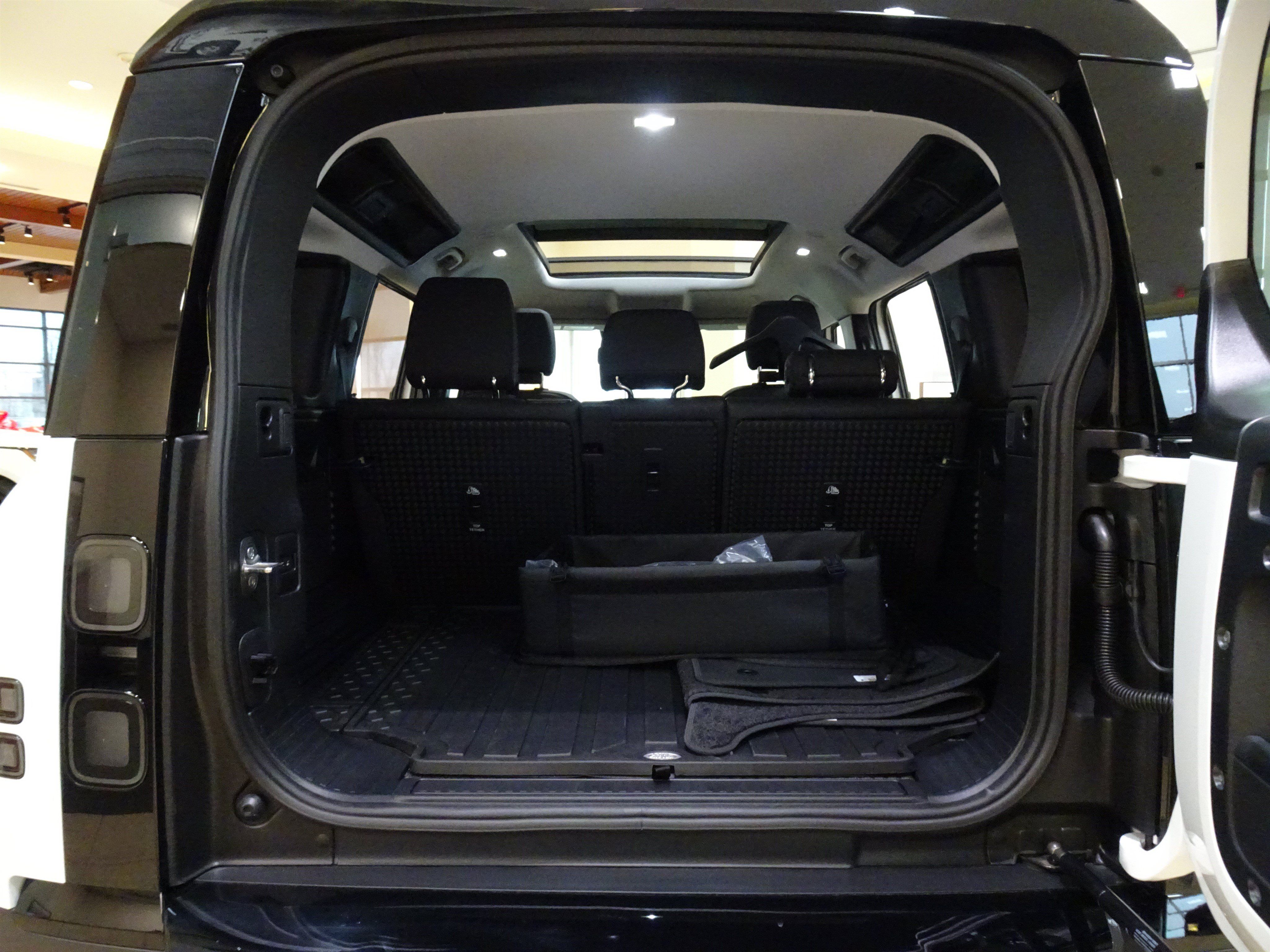 New 2026 Land Rover Defender 110 S AWD/4WD image 22