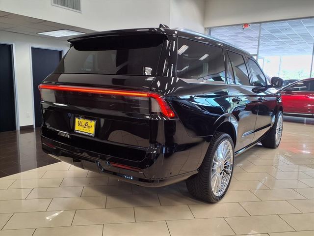 New 2025 Lincoln Navigator Reserve AWD/4WD image 2