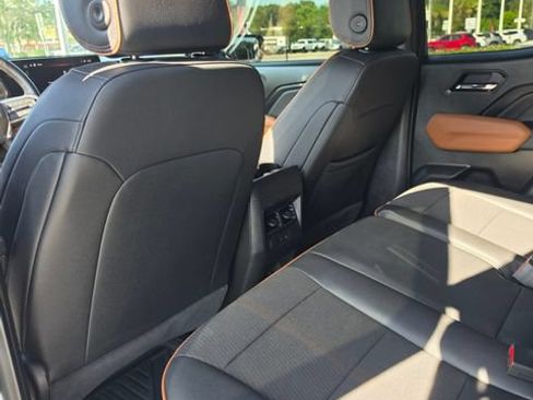 Used 2025 GMC Canyon AT4 AWD/4WD image 24