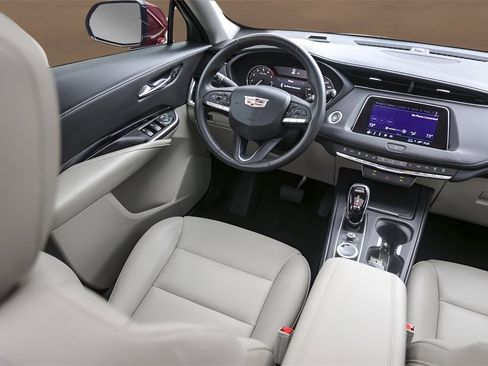 Used 2023 Cadillac XT4 Luxury w/ Driver Awareness Package image 27