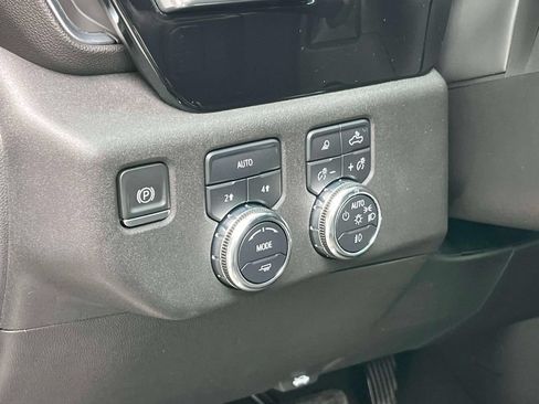 Used 2022 GMC Sierra 1500 SLT w/ SLT Convenience Package AWD/4WD image 28