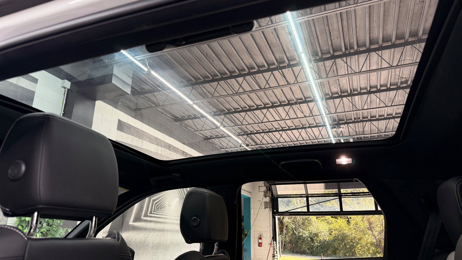 Used 2023 Land Rover Discovery Sport SE R-Dynamic AWD/4WD image 52