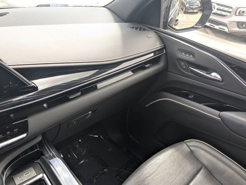 Used 2022 Cadillac Escalade Sport image 4