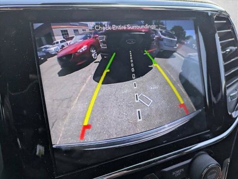 Used 2019 Jeep Grand Cherokee Limited w/ Luxury Group II AWD/4WD image 13