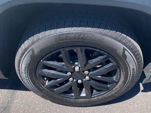 Used 2019 GMC Acadia SLT AWD/4WD image 11
