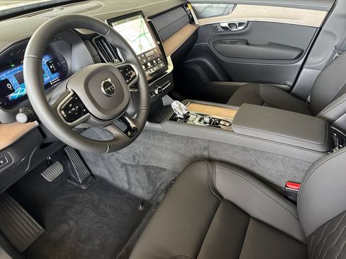 New 2026 Volvo XC90 T8 Plus AWD/4WD image 9