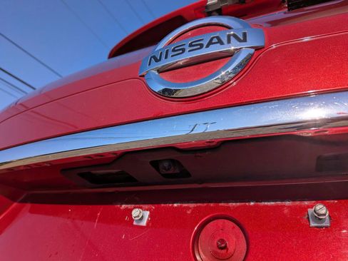Used 2016 Nissan Rogue SL AWD/4WD image 17