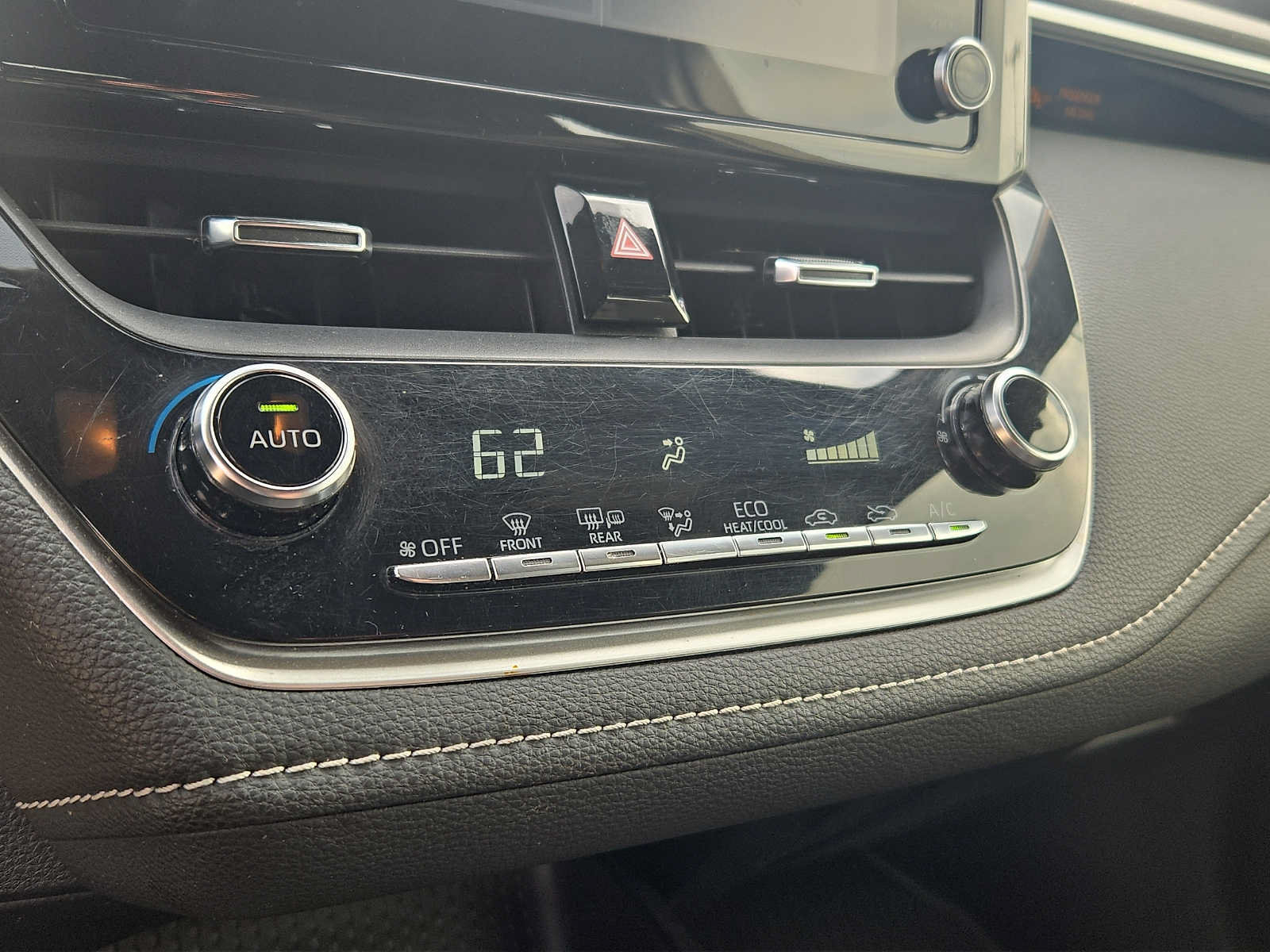 Used 2019 Toyota Corolla SE FWD image 15