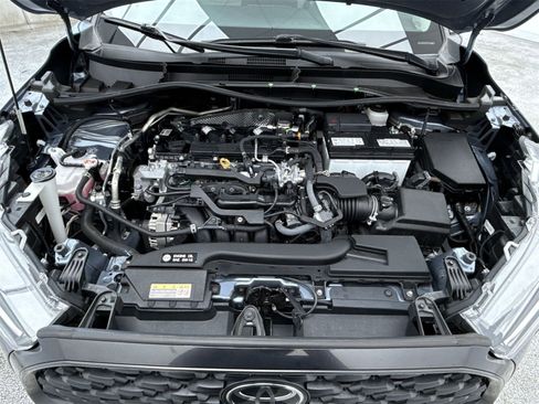 Used 2023 Toyota Corolla Cross LE image 41