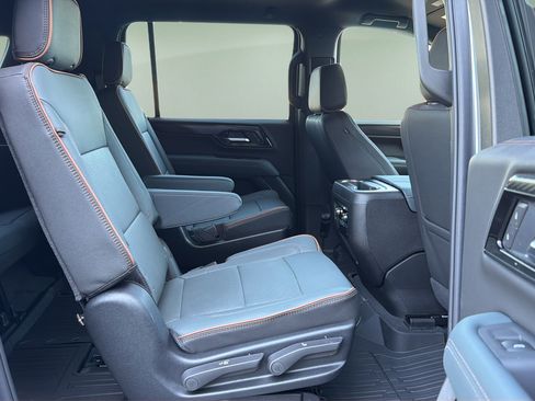 Used 2026 GMC Yukon XL AT4 w/ Premium Trailering Package AWD/4WD image 17