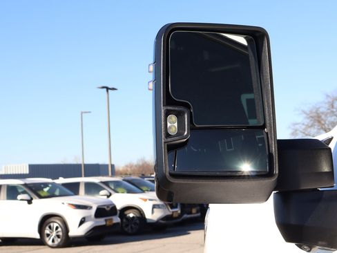 Used 2024 GMC Sierra 2500 AT4X w/ AT4X AEV Edition image 18