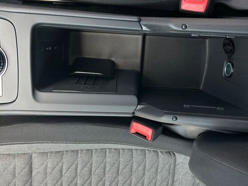 Used 2025 Volkswagen Tiguan S image 33