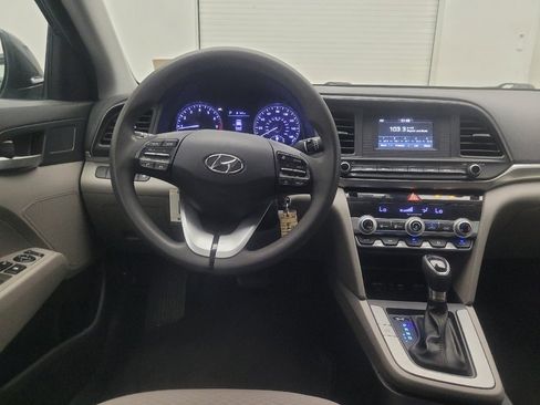 Used 2020 Hyundai Elantra SE FWD image 22