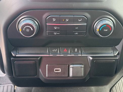 Used 2019 Chevrolet Silverado 1500 Custom w/ Custom Value Package AWD/4WD image 19
