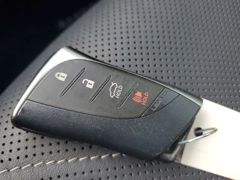 Used 2019 Lexus ES 300h Ultra Luxury w/ Accessory Package 2 image 28