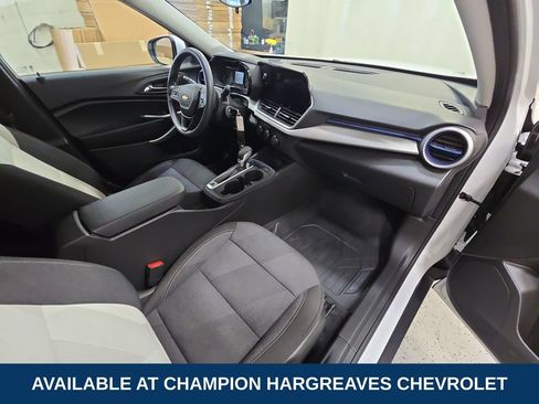 Used 2024 Chevrolet Trax LS w/ LS Convenience Package FWD image 37