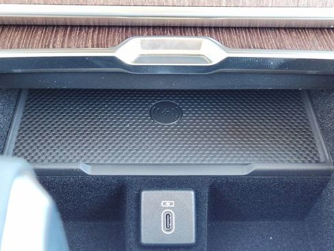 New 2026 Land Rover Range Rover SE image 14