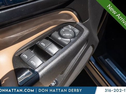 Used 2023 Chevrolet Equinox Premier AWD/4WD image 18