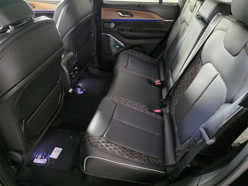 New 2025 Jeep Grand Cherokee Summit image 14