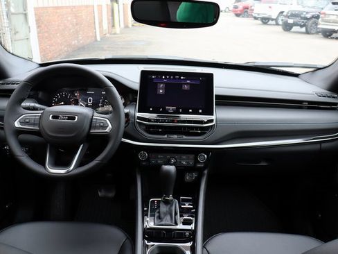 New 2025 Jeep Compass Latitude w/ Sun & Sound Group image 40