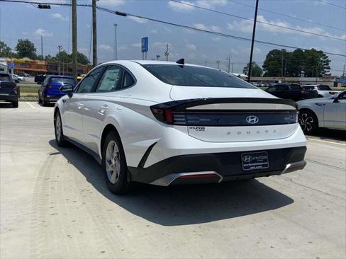 New 2025 Hyundai Sonata SE FWD image 4