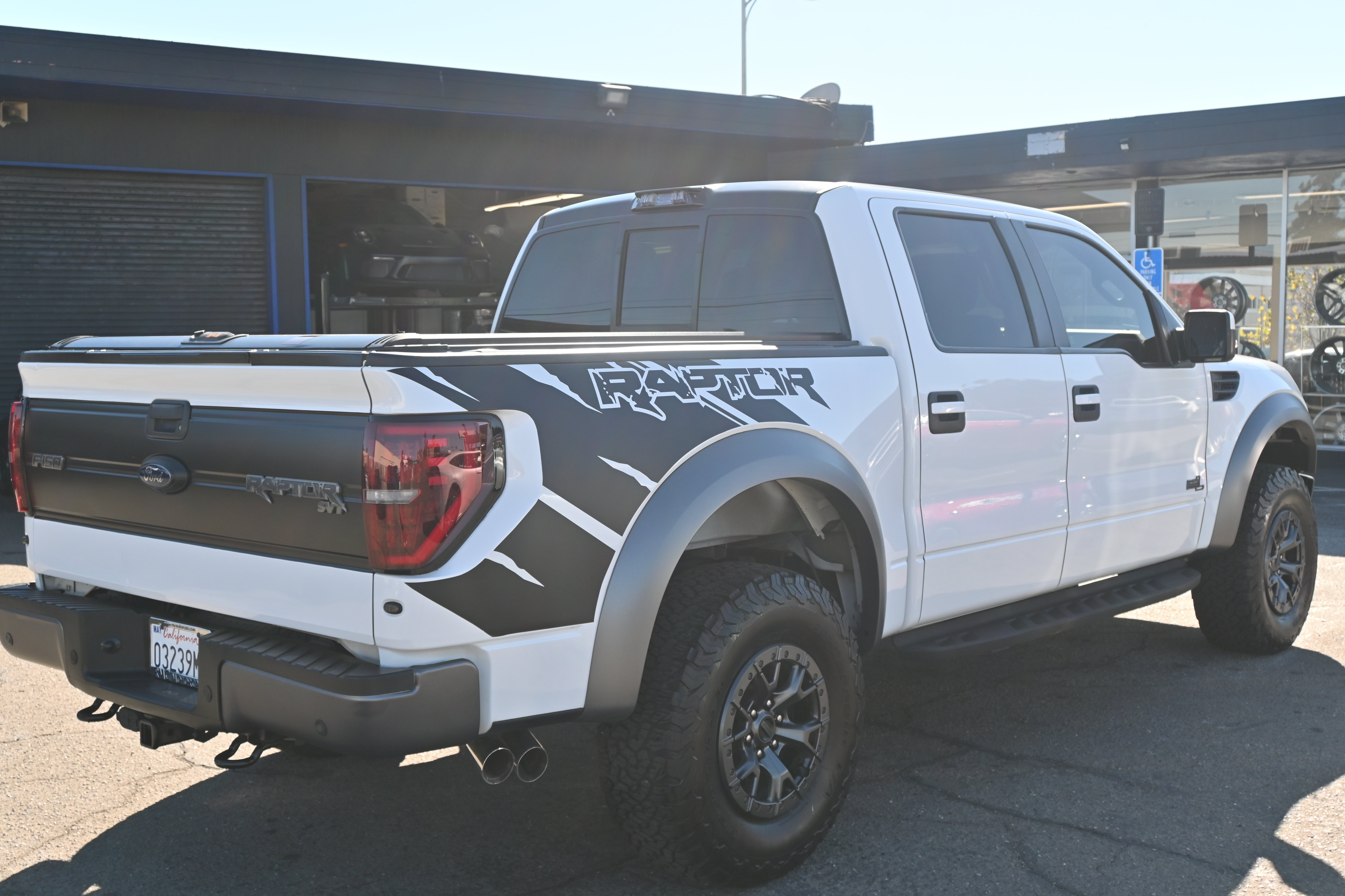 Used 2014 Ford F150 Raptor w/ Equipment Group 801A Luxury AWD/4WD image 12