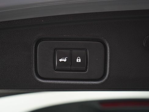 Used 2024 Nissan Pathfinder SL AWD/4WD image 18