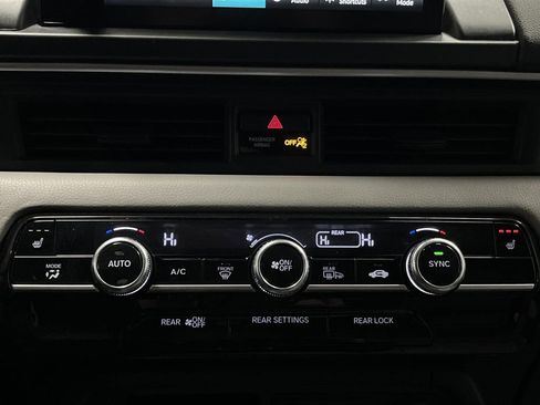 Used 2024 Honda Pilot Touring image 21