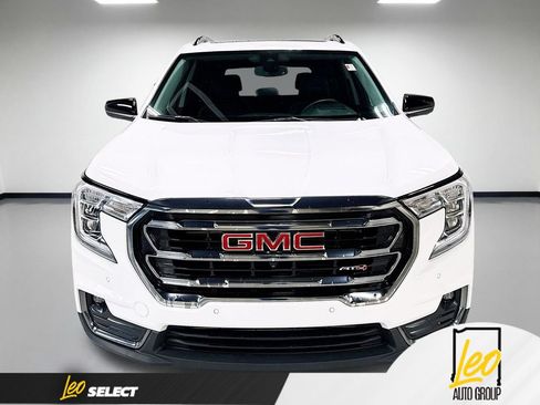 Used 2024 GMC Terrain AT4 w/ Tech Package AWD/4WD image 2