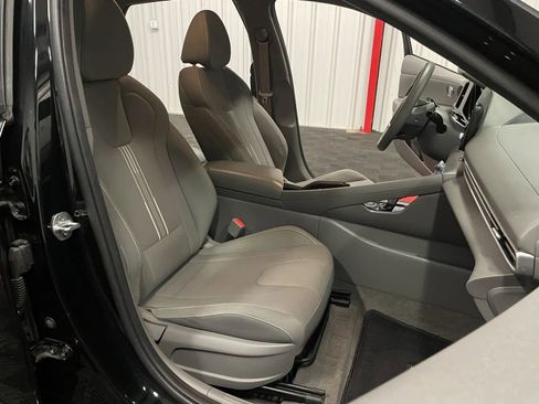 Used 2022 Hyundai Elantra SEL image 42