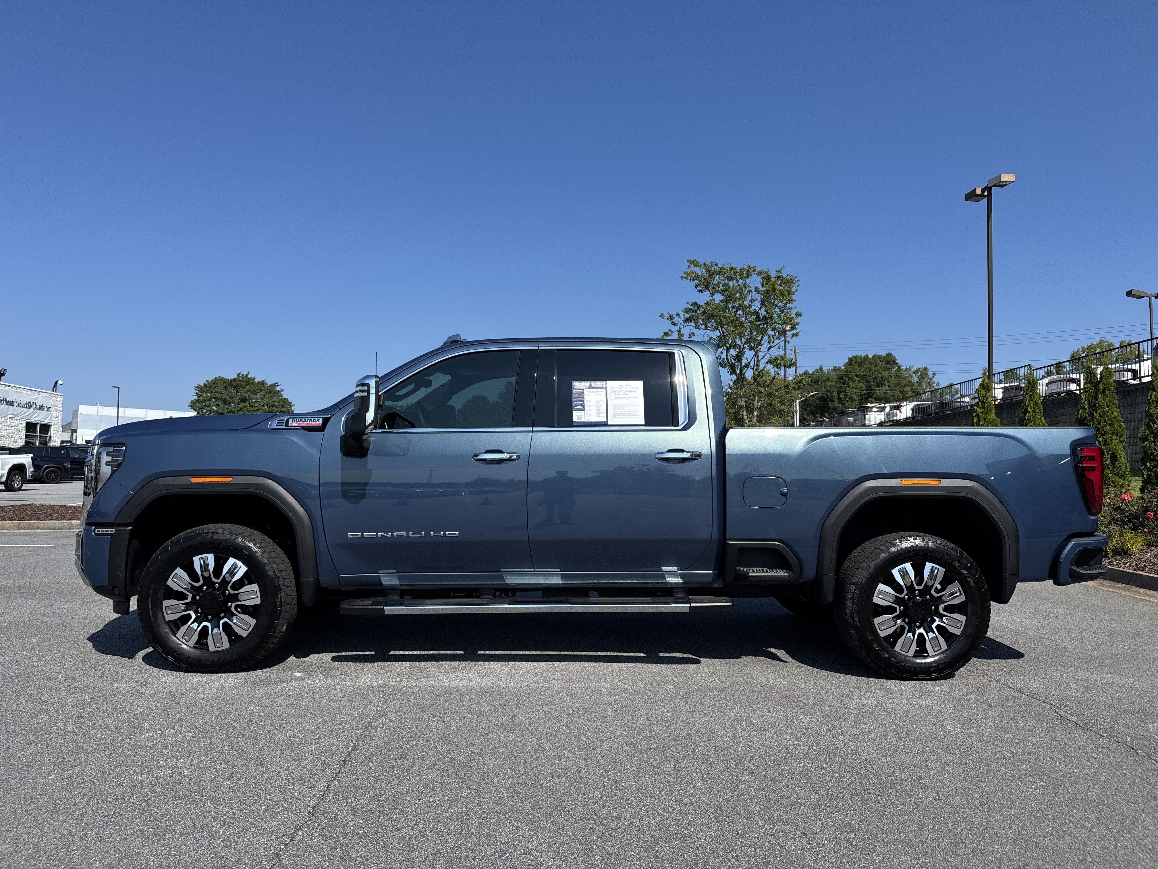 Used 2025 GMC Sierra 2500 Denali w/ Denali Reserve Package AWD/4WD image 7