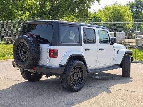 Used 2019 Jeep Wrangler Unlimited Sahara w/ Safety Group AWD/4WD image 10