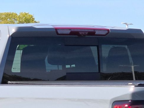 Used 2024 GMC Sierra 1500 AT4 w/ Technology Package image 19