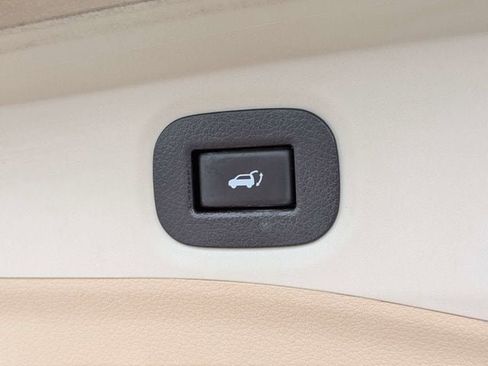 Used 2018 Nissan Rogue SL w/ Premium Package FWD image 14