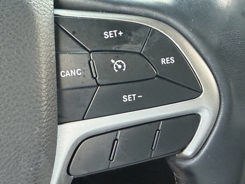 Used 2021 Jeep Grand Cherokee Laredo X RWD image 28