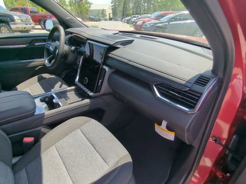 New 2025 GMC Acadia Elevation image 46