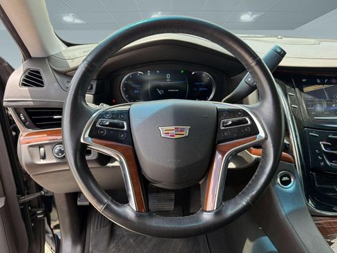 Used 2016 Cadillac Escalade Luxury RWD image 11