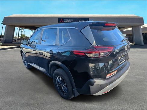 Used 2023 Nissan Rogue S image 6