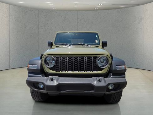 Used 2025 Jeep Wrangler Sport AWD/4WD image 9