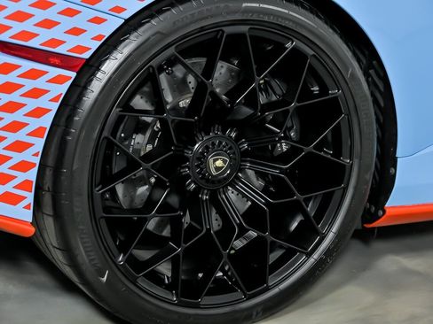 Used 2022 Lamborghini Huracan STO RWD image 16