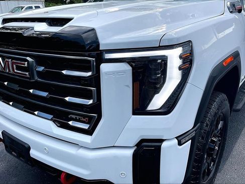 Used 2026 GMC Sierra 2500 AT4 w/ AT4 Premium Plus Package AWD/4WD image 31