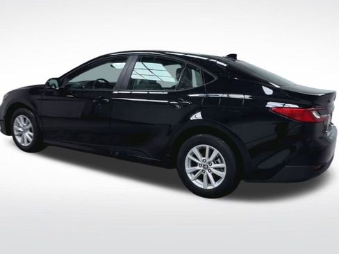 New 2026 Toyota Camry LE image 7