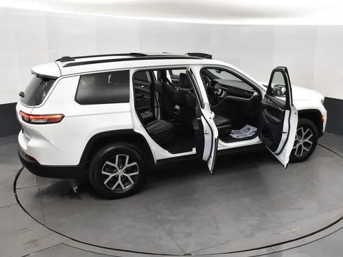 Used 2024 Jeep Grand Cherokee L Limited w/ Luxury Tech Group II image 6