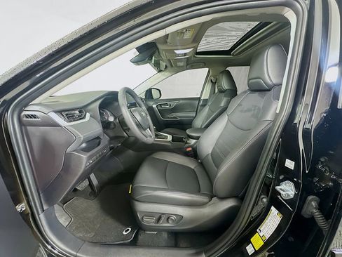 Certified 2025 Toyota RAV4 XLE Premium image 20