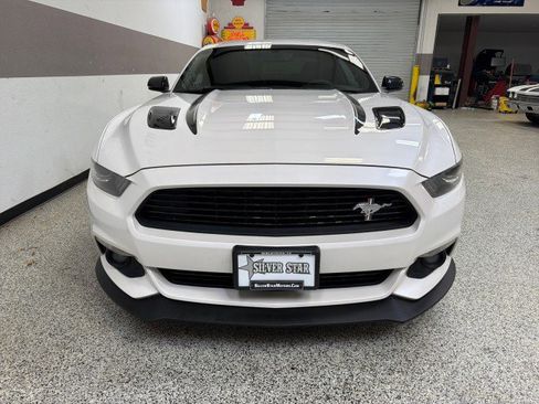 Used 2017 Ford Mustang GT Premium w/ Equipment Group 401A image 2